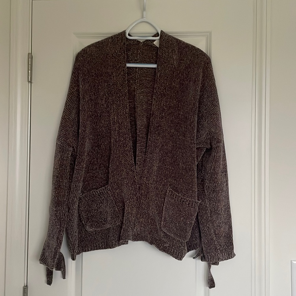 Daytrip Cardigan with Pockets and Bows on Sleeves. Brown/Cream. Large